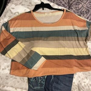 Cropped sleeve new shirt never been worn